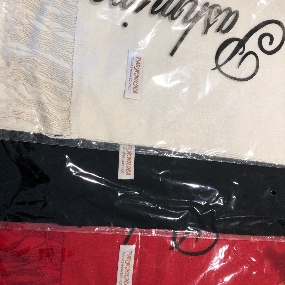 Gorgeous Pashmina (70% Pashmina 30% Silk)  (67”x261/2”)